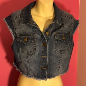 Crop denim vest